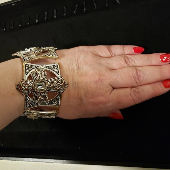 Unique Silver Accent Cross Bracelet - Picture 4 of 6